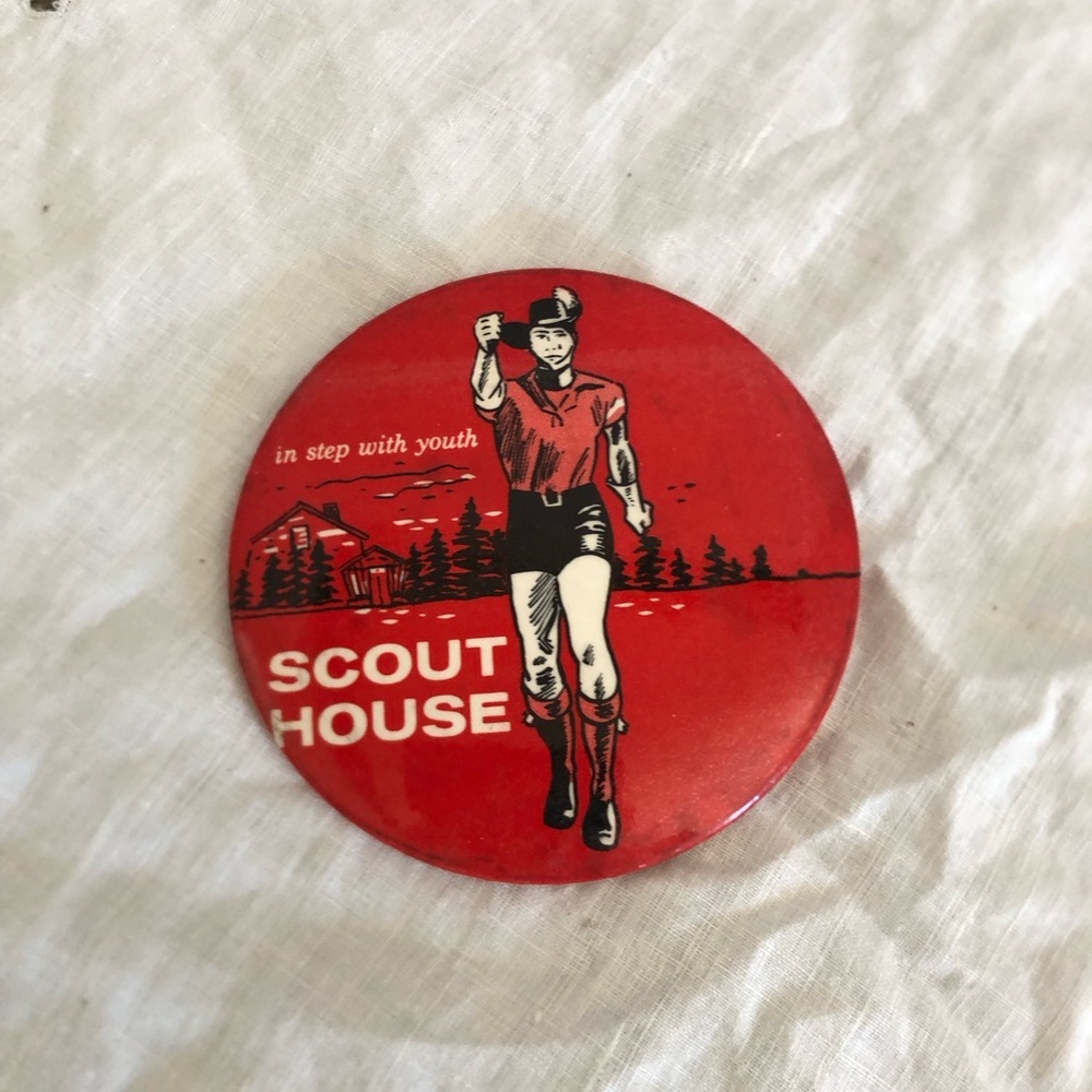 Vtg Scout House Red Pinback Button
